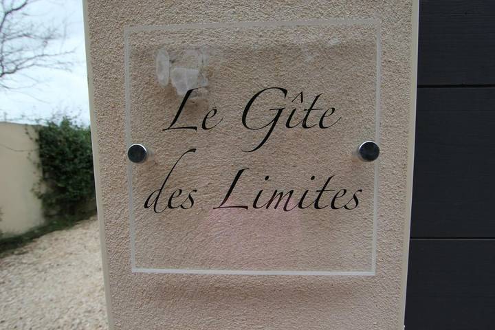 Gîte pour 4 personnes, avec jardin ainsi que piscine et jacuzzi à Rognonas - 2