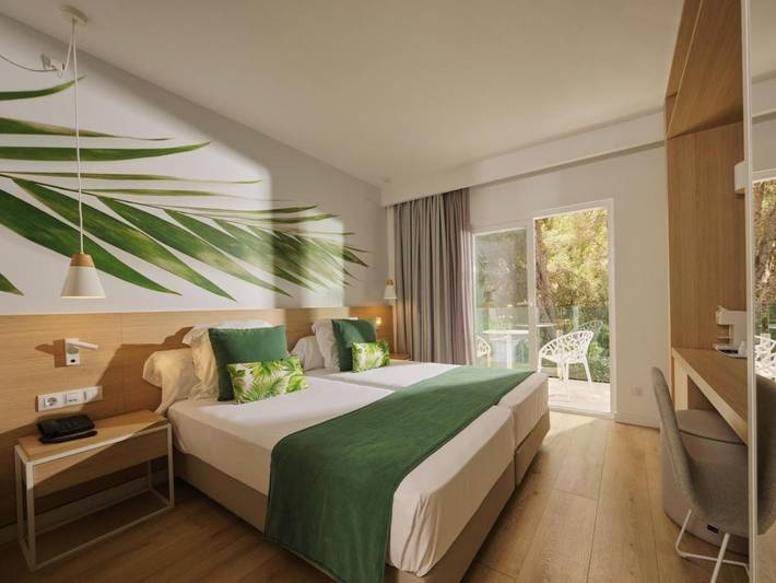 Hotel für 2 Personen, mit Balkon und Terrasse sowie Whirlpool und Pool in Peguera - 3