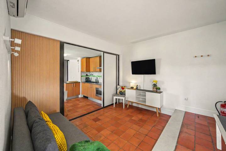 Entire apartment, Apartment 'Hakuna Matata House' with Shared Pool, Wi-Fi and Air Conditioning in Portimão, Faro District