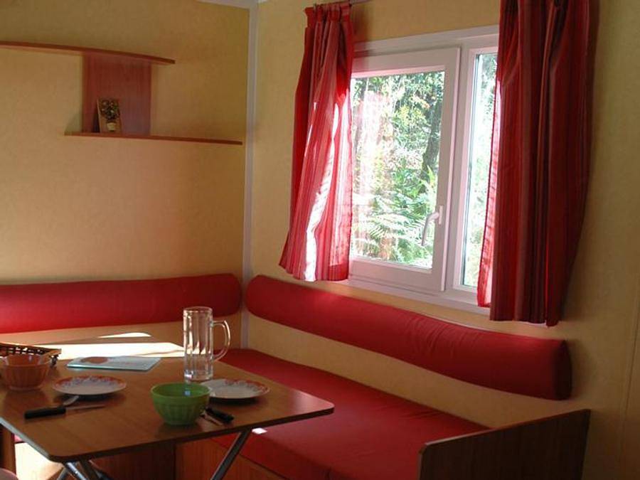 Camping les Pialades - Mobilheim 4 personen - 4 - 33m² mit überdachter Terrasse / 2 Schlafzimmer in Nabirat, Périgord Noir