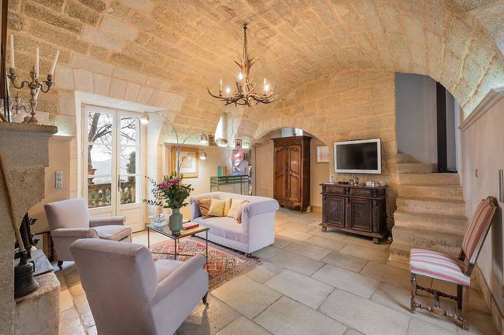 Château pour 11 personnes, avec jardin dans le Gard - 4