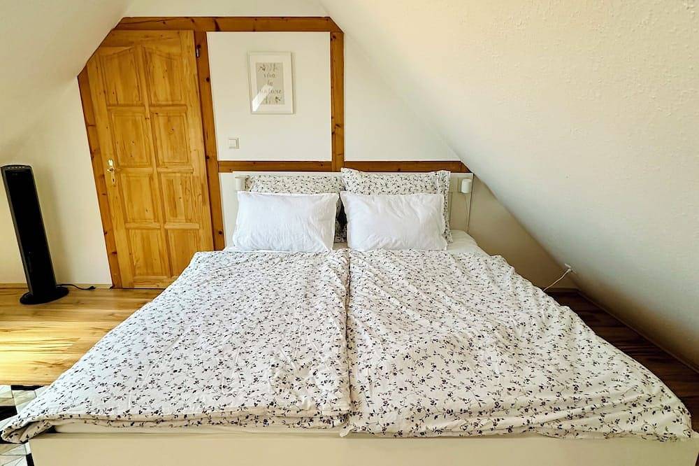 Vacation home with garden paradise.Family & nature-oriented living.Dogs welcome! in Lókút, Zirci kistérség