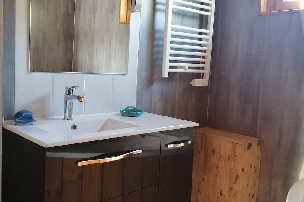 Agréable gîte dans une chêneraie  à Ginasservis in Ginasservis, Région de Brignoles