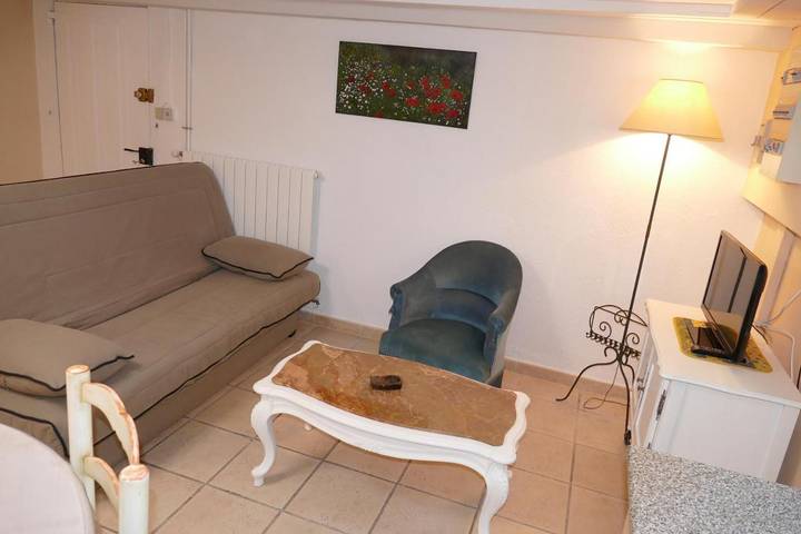 Gîte pour 4 personnes, avec terrasse et vue à Le Pontet - 2