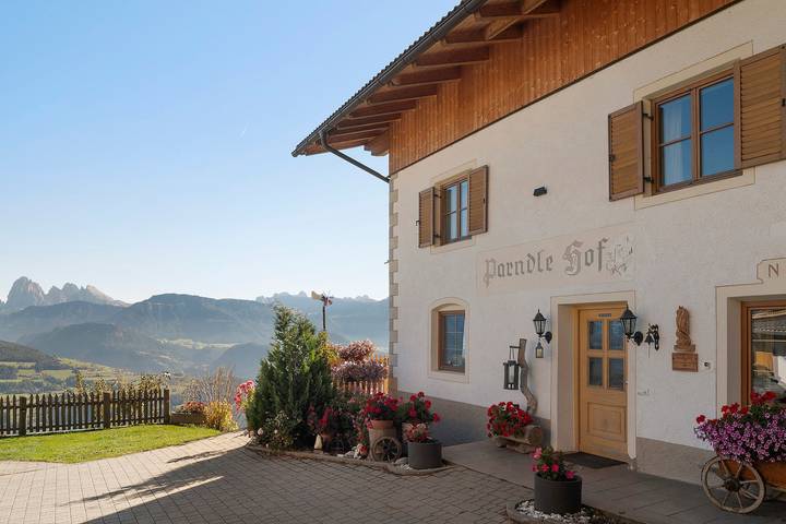 Ganze Wohnung, Ferienwohnung 'Dolomiten' mit Bergblick, Gemeinschaftsgarten und Wi-Fi in Gravetsch, Villanders