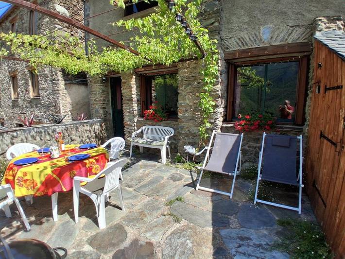Gîte pour 2 personnes, avec Balcon ainsi que Terrasse et Vue à Nohèdes - 2
