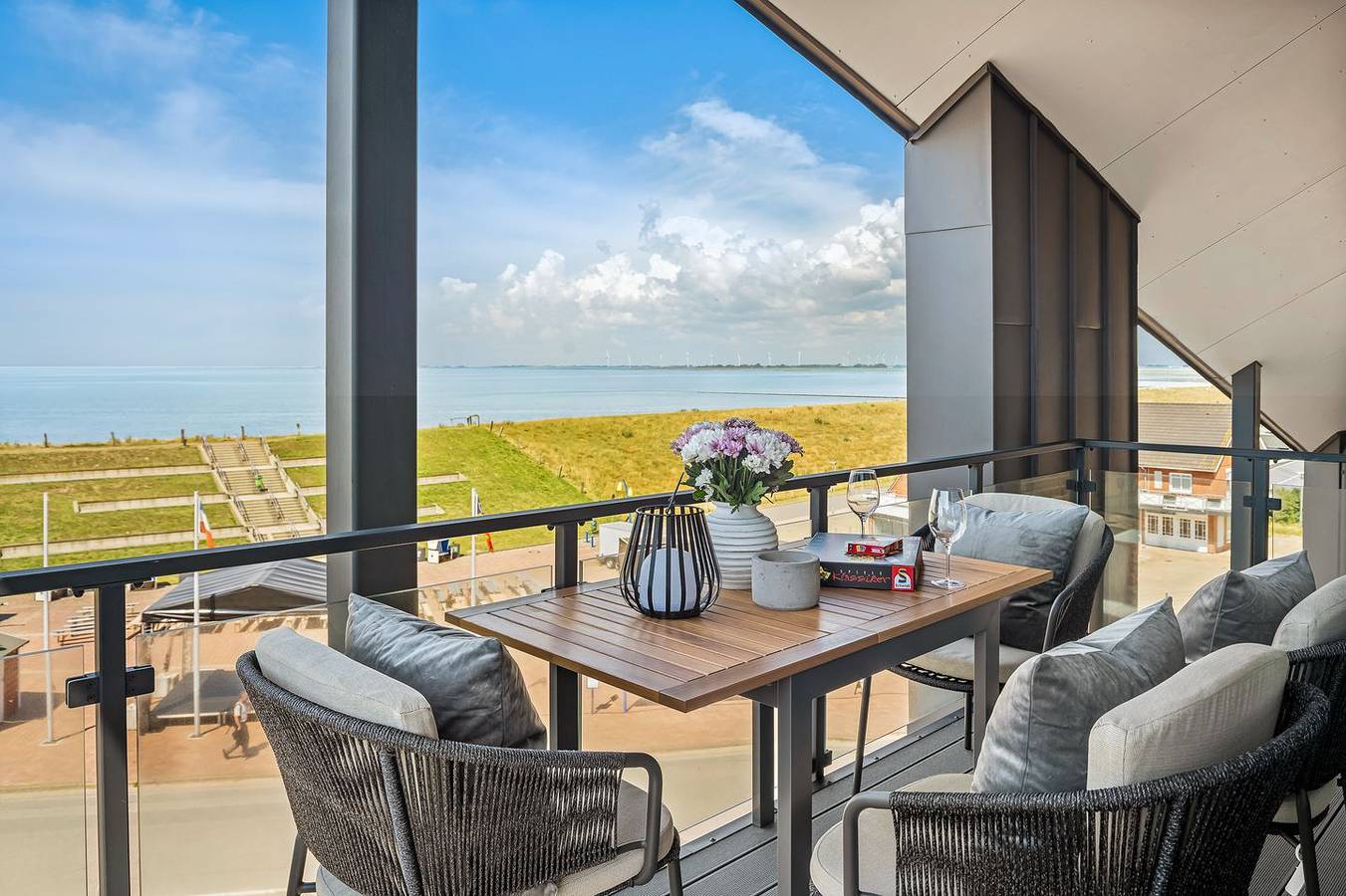 Ganze Wohnung, The View A13 Küstenkoje - Meerblick, gemein. Sauna, Aufzug, Gartenmöbel in Badestrand Dagebüll, Dagebüll