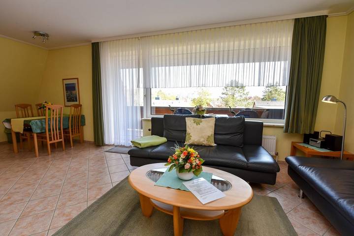 Ferienwohnung für 4 Personen, mit Balkon und Garten in Döse - 3