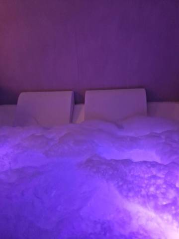 Gîte pour 2 personnes, avec jacuzzi et balcon à Épinay-sur-Seine