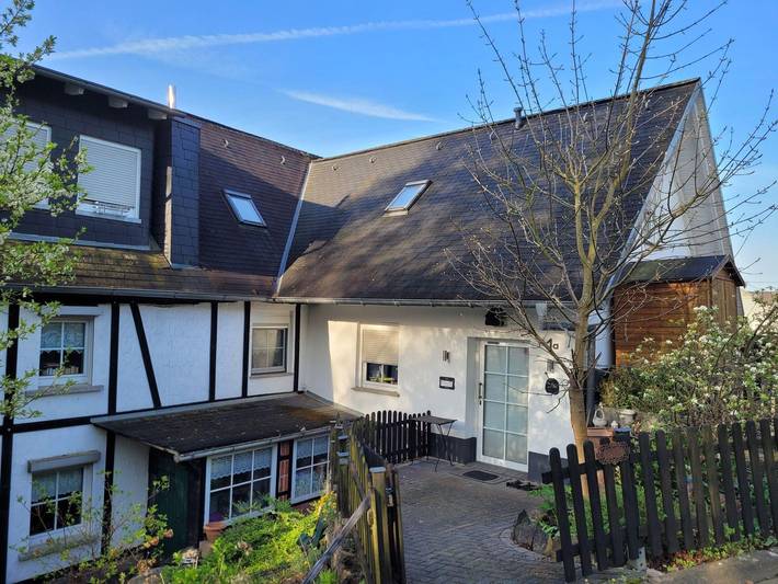 Ferienwohnung für 5 Personen, mit Terrasse und Garten in Scheuerfeld