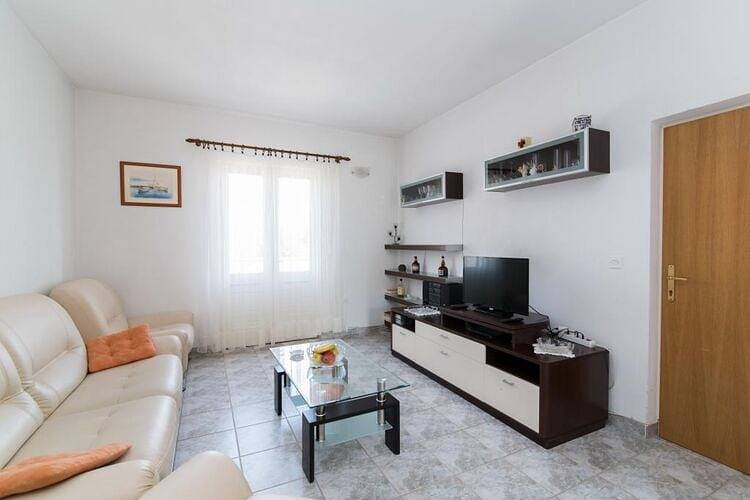Entire apartment, Apartment Alana - Two Bedroom Apartment with Terrace and Sea View - (St) in Supetar, Brac