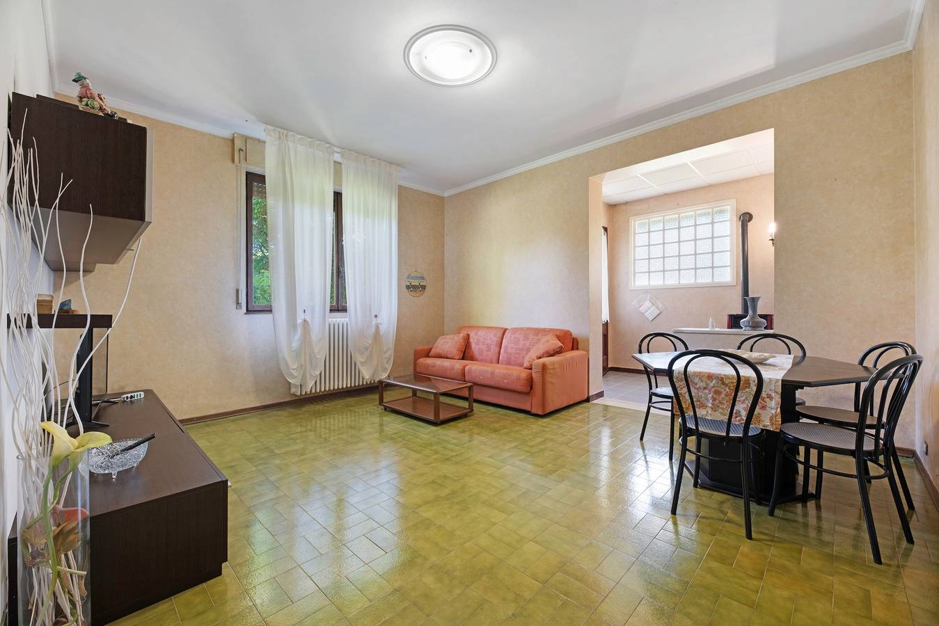 Appartamento intero, Appartamento 'Immerso Nel Verde' con vista sulle montagne e giardino privato in Lanzo d'Intelvi, Alta Valle Intelvi
