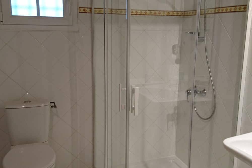 Granero completamente renovado país de piedra con piscina privada. in Berlou, Region de Béziers