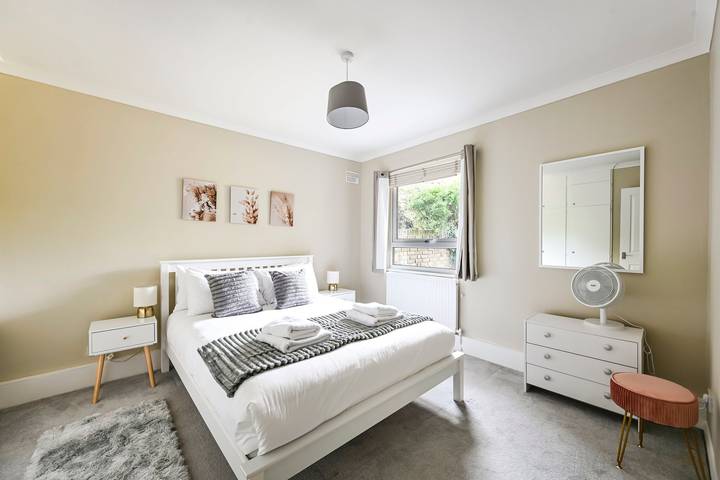 Apartment for 4 people, with Terrace and Garden in Richmond upon Thames