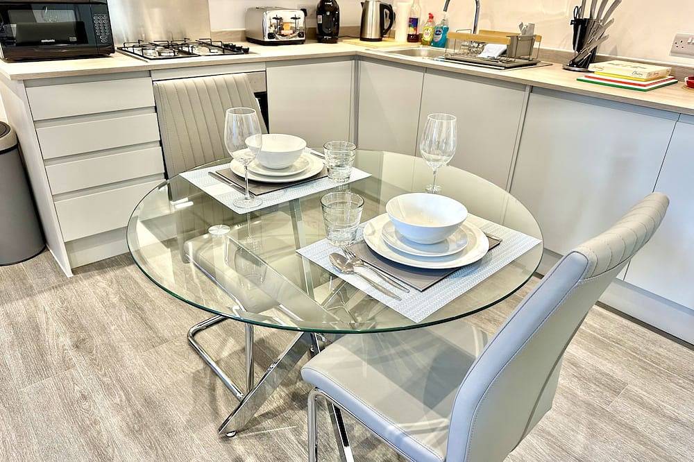 Apartamento entero, Contemporary Charm by the Quay with Garden in Poole, Poole Harbour