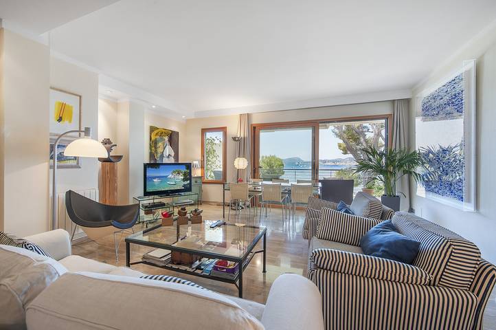 Ganze Wohnung, Seafront Apt Vora Dor by Js Properties in Port de Pollença, Pollença
