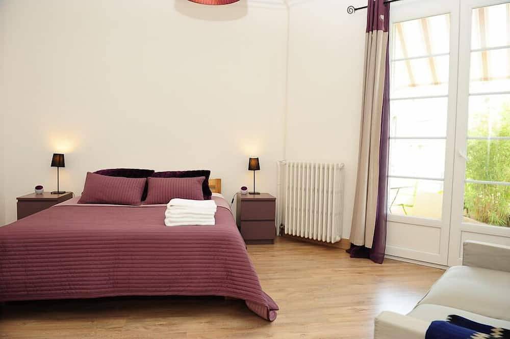 Apartamento entero, Apartamento con aire acondicionado, terraza de garaje de 100m2 cerca del centro de Aviñón in Aviñón, Vaucluse