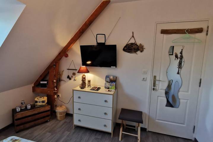 Location de vacances pour 2 personnes, avec jardin, animaux acceptés à La Ville-ès-Nonais - 2