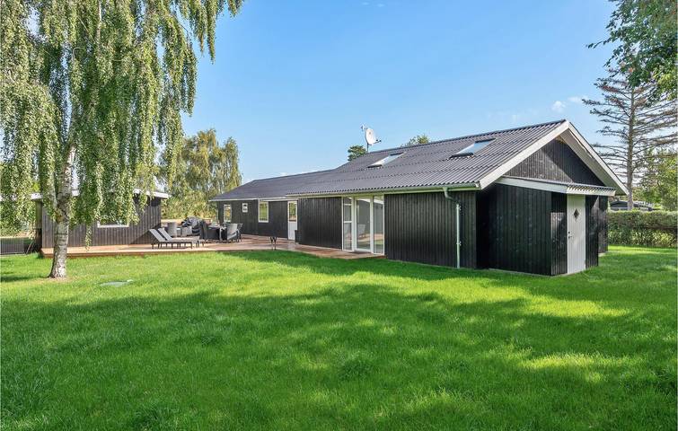 Ferienhaus für 6 Personen, mit Pool und Terrasse sowie Garten