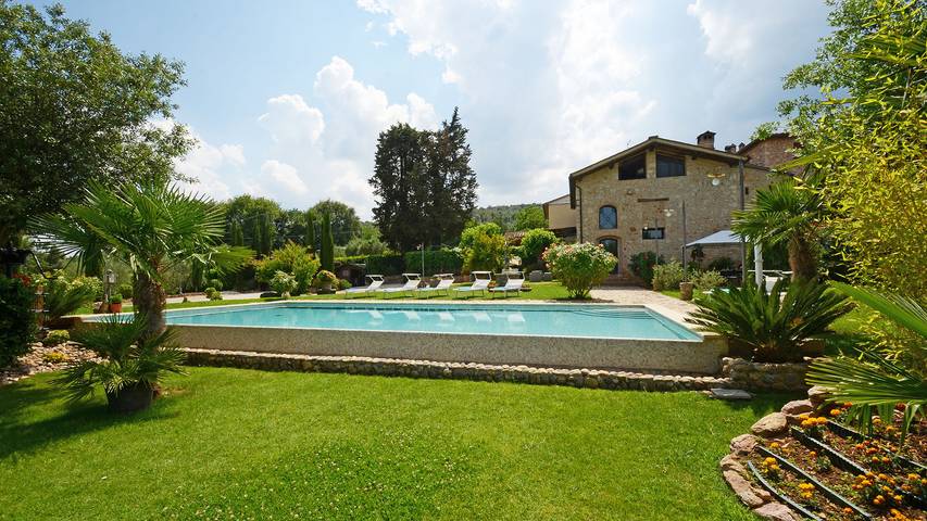 Casa vacanza per 8 persone, con Idromassaggio e Terrazza nonché Giardino a Sovicille