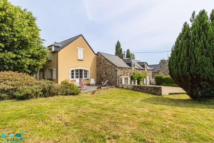 Location de vacances pour 8 personnes à Pléboulle