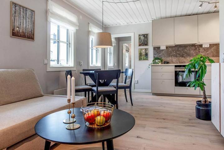 Villa för 8 Personer, med Terass samt Trädgård och Sjöutsikt och Utsikt på Höga kusten