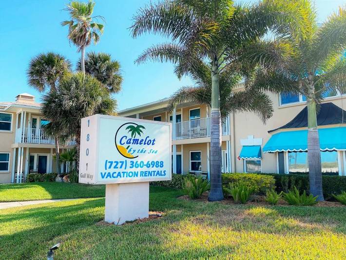 Apartahotel para 3 personas, con jardín además de vistas y piscina en Florida