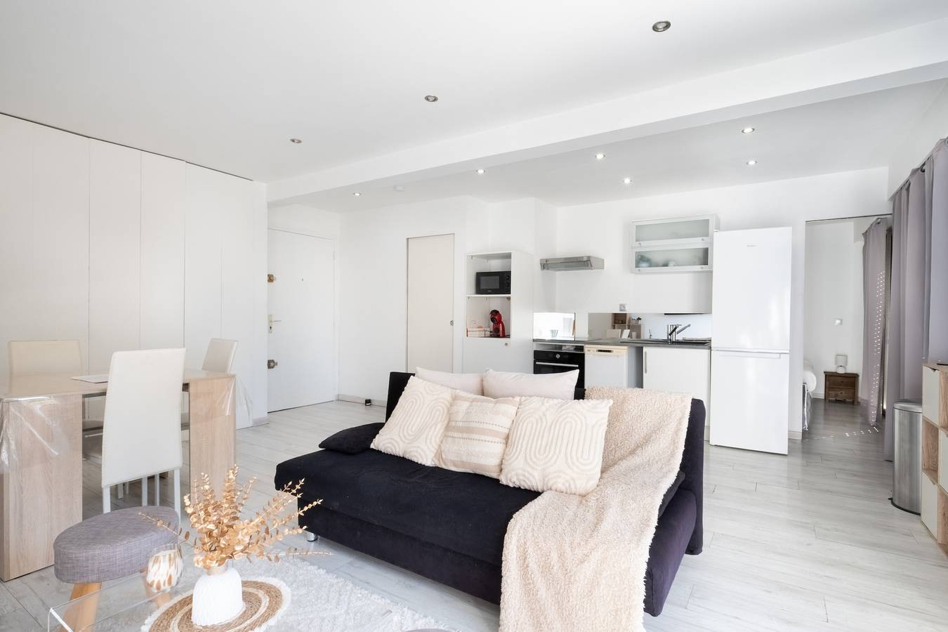 Appartement entier, Appartement 'T2 Cyril Besset' avec Wi-Fi in Cagnes-sur-Mer, Côte méditerranéenne (France)