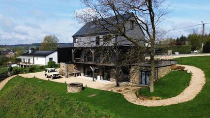 Gîte pour 8 personnes, avec balcon et jardin dans Opont