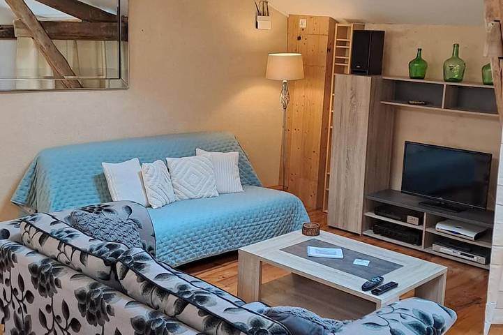 Location de vacances pour 4 personnes, avec jacuzzi ainsi que jardin et piscine, animaux acceptés à La Rochebeaucourt-et-Argentine - 4