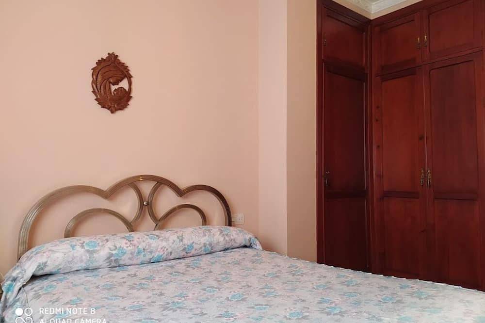 Piso Bien Situado, Aparcamiento en la Misma Puerta in El Pedroso, Sierra Morena