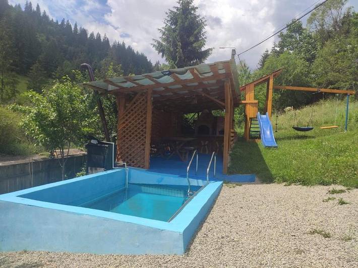 Villa pour 23 personnes, avec vue ainsi que terrasse et piscine, animaux acceptés en Roumanie - 3