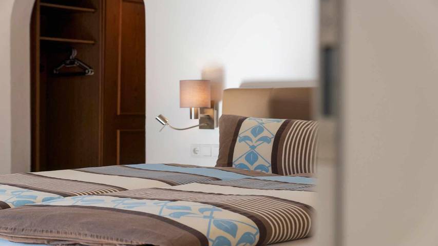 Pension voor 4 personen, with balkon and uitzicht op het meer as well as uitzicht in Regio Innsbruck