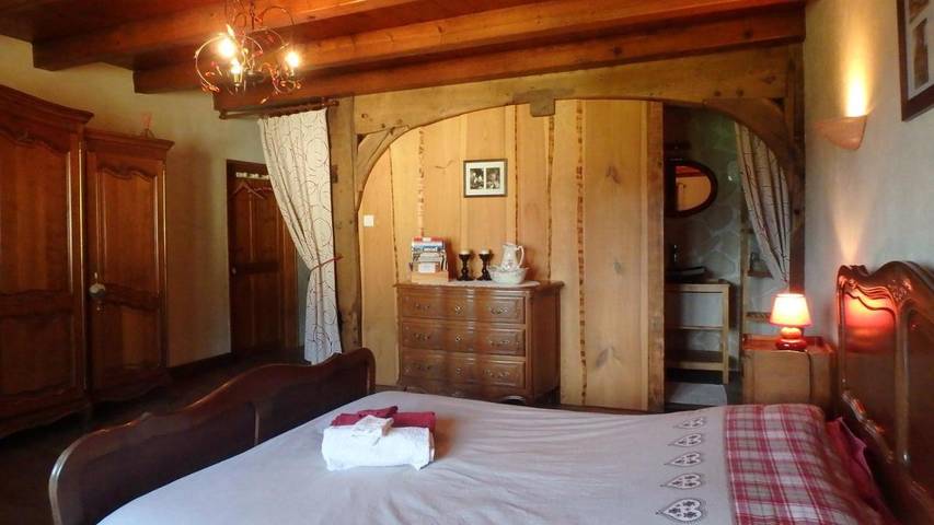 Location de vacances pour 4 personnes, avec jardin ainsi que vue et terrasse à Cleurie - 4