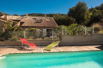 Gîte pour 6 personnes, avec jardin et terrasse à Fraissé-des-Corbières