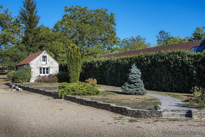 Location de vacances pour 12 personnes, avec terrasse ainsi que jardin et piscine à Châtillon-sur-Cher - 4