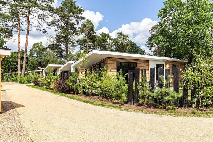 Vakantieappartement voor 5 personen, with zwembad and terras as well as tuin, kindvriendelijk in Barneveld Gemeente