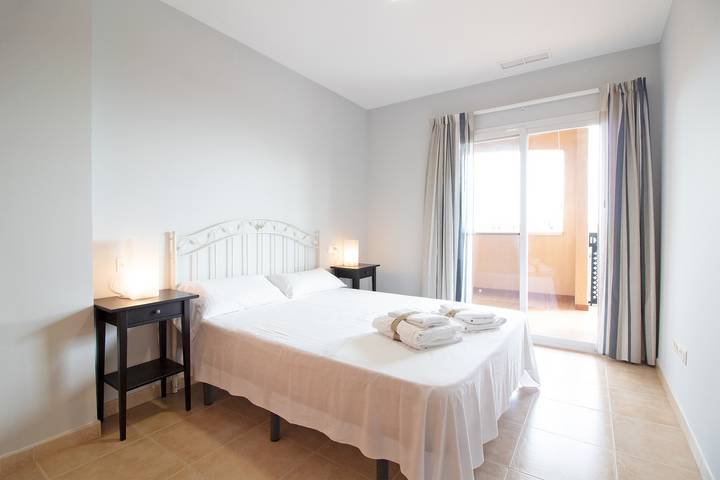 Ganze Wohnung, Global Vacacional: Apartamento con terraza y piscina en la playa de Canet in Canet d'En Berenguer, Costa de Valencia