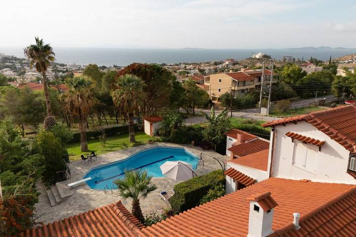 Location de vacances pour 10 personnes, avec sauna et jardin ainsi que piscine et vue dans Saronida - 2