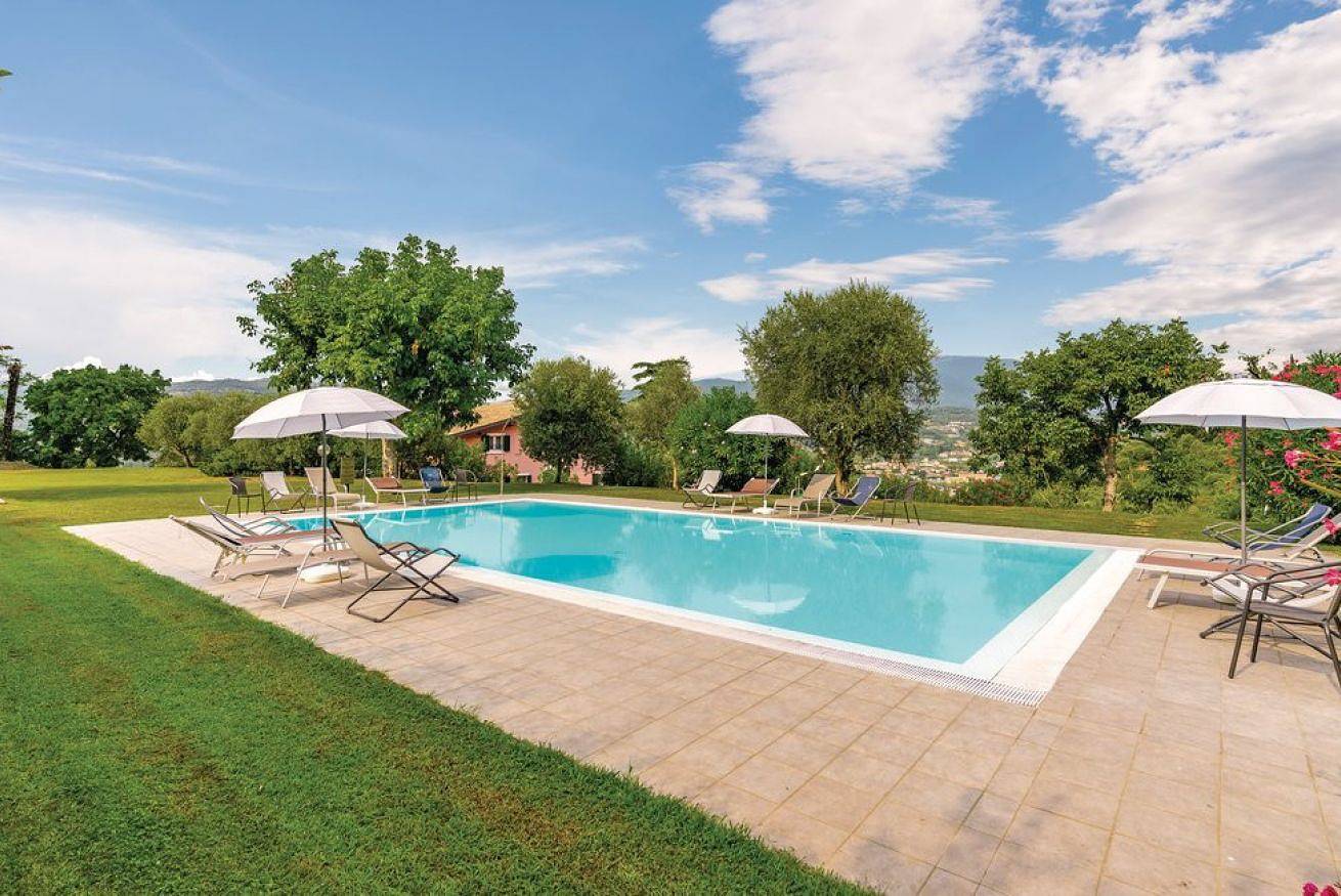 Geheel appartement, Vakantieappartement voor 5 personen met uitzicht op het meer in Garda, Garda Bergen