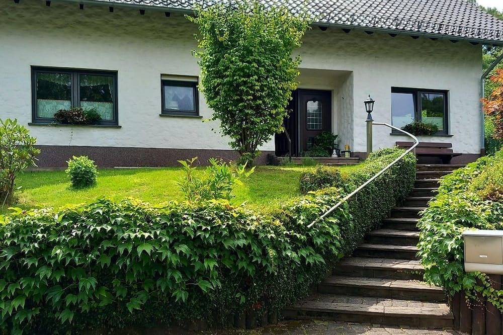 Geheel appartement, Apartment Rosley - apartment/apartment, shower, Wc, 2 bedrooms in Lissendorf, Vulkaan-Eifel