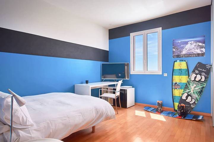 SunlightProperties: Splendid: Villa, 4 Bedroom/ 3 bath, jacuzzi, heated pool in Peymeinade, Côte méditerranéenne (France)