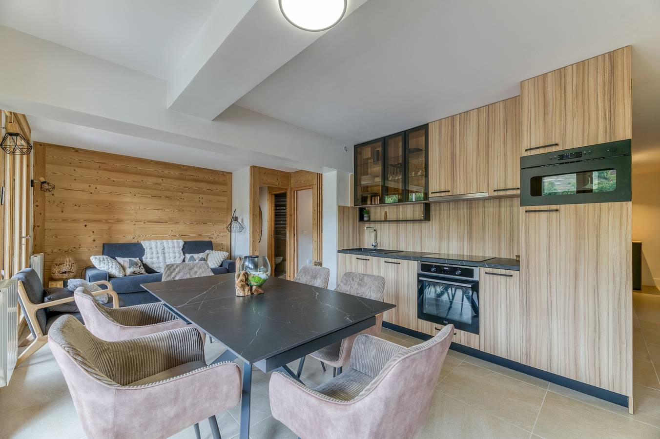 Entire apartment, Apartment 'Les Vernettes' with Mountain View and Balcony in Mont-de-Lans, Les Deux Alpes