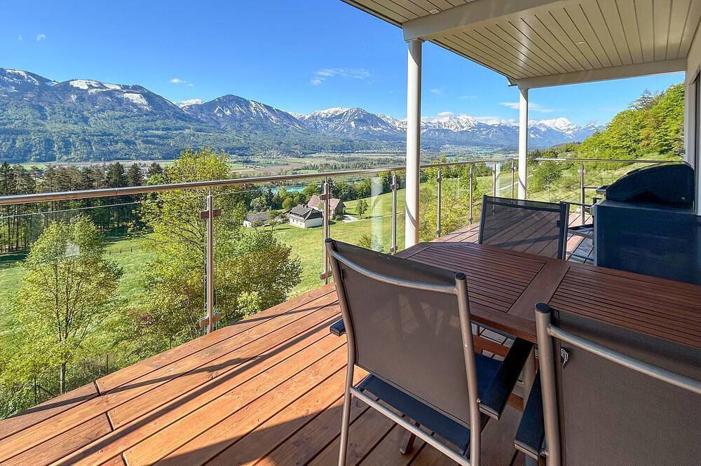 Chalet mit Karawankenblick in Klagenfurt-Land