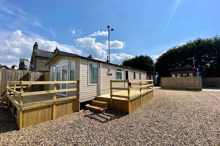 Static caravan for 4 people, with garden in Lancashire