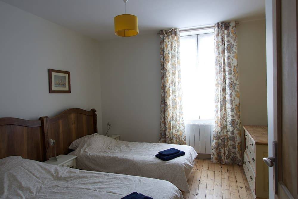 Le Petit Tonneau-Gîte-Baño privado con ducha-Familiar-Vista al Jardín in Meung-sur-Loire, Valle del Loira