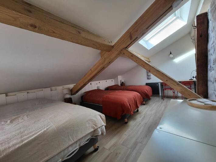 Alojamiento y desayuno para 4 personas, con jardín y vistas - 1