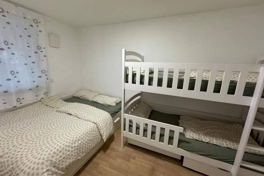 Ganze Wohnung, Moderne Gartenwohnung nahe Messe und Flughafen München in Poing, Oberbayern