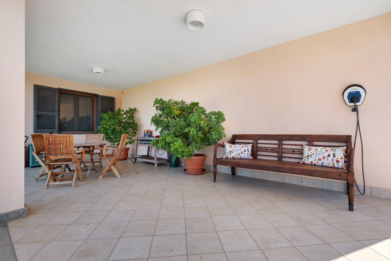 Geheel appartement, Villa 'Luxury Apartment Lake View' met uitzicht op het meer, privéterras en Wi-Fi in Bolsena, Meer van Bolsena