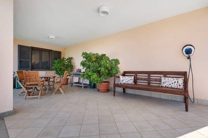 Ganze Wohnung, Villa „Luxury Apartment Lake View“ mit Seeblick, privater Terrasse und Wlan in Bolsena, Bolsenasee